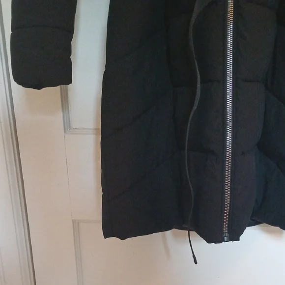 DKNYC Black Puffer Jacket Sleek Insulated Design - Picture 3 of 16